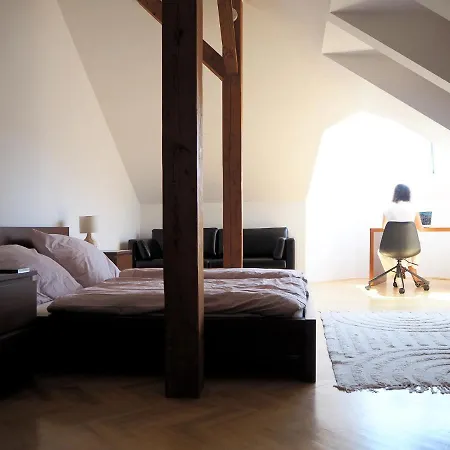 Vynimocny Apartman V Staromestskej Vile S Vyhladom Na Hrad Apartmán *
