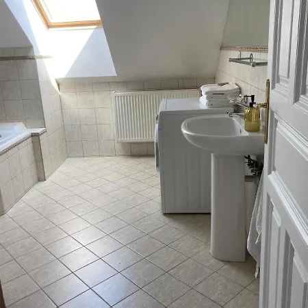 Vynimocny Apartman V Staromestskej Vile S Vyhladom Na Hrad Appartamento Bratislava