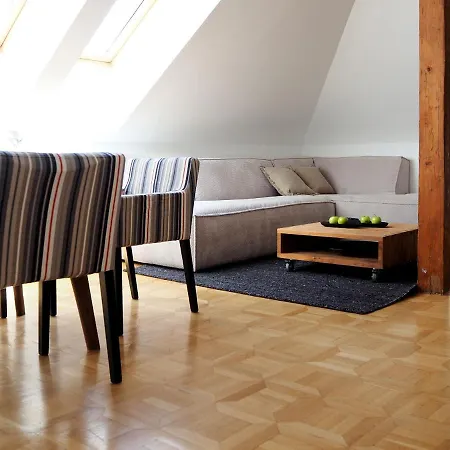 Appartamento Vynimocny Apartman V Staromestskej Vile S Vyhladom Na Hrad *